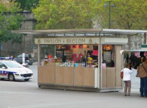 Crepe stand outside the Palais de Chaillot